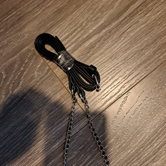 Steve Madden Crossbody Phone Bag - Picture 5 of 5